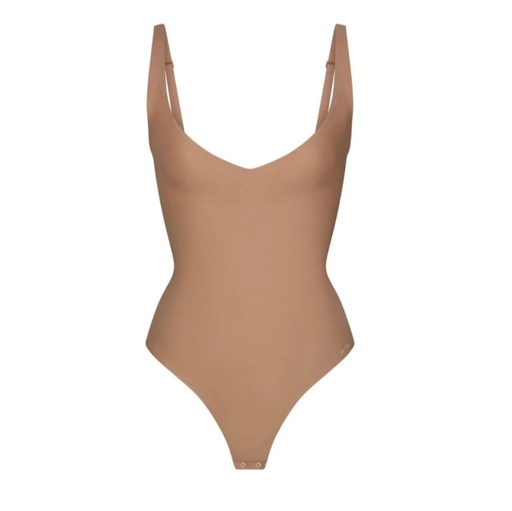 NWOT SKIMS Core SCULPT Plunge Thong Bodysuit - Sienna